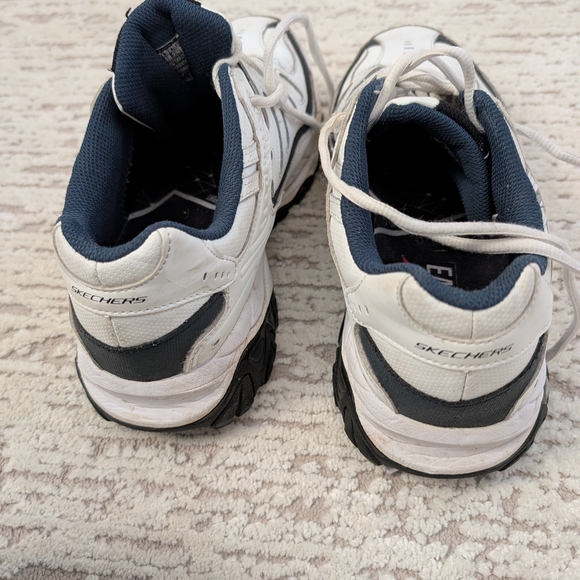 White, Black, Navy Skechers Men's Size 9.5 SN50127 EWW color WNV w Arch Support - Picture 9 of 17